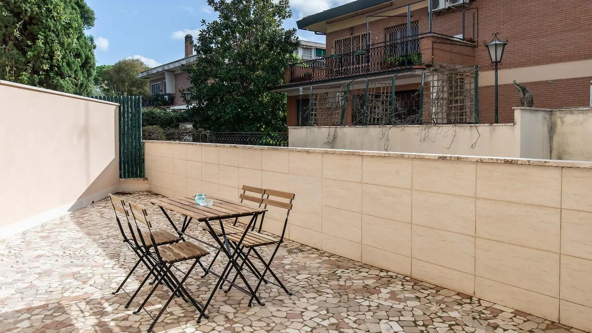 Appartamenti Tre Fontane Roma 0*,  Italia
